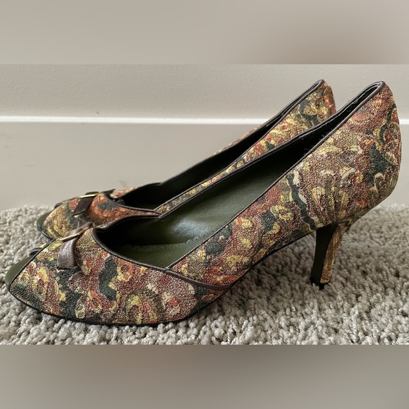 Brocade-Style Peep-Toe Heels - Picture 3 of 8